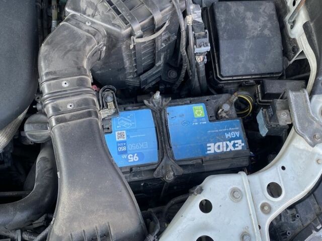 Білий Міцубісі Аутлендер, об'ємом двигуна 2.2 л та пробігом 260 тис. км за 11000 $, фото 5 на Automoto.ua