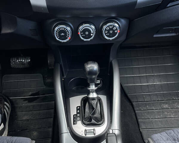 Білий Міцубісі Аутлендер, об'ємом двигуна 2.18 л та пробігом 198 тис. км за 11500 $, фото 26 на Automoto.ua