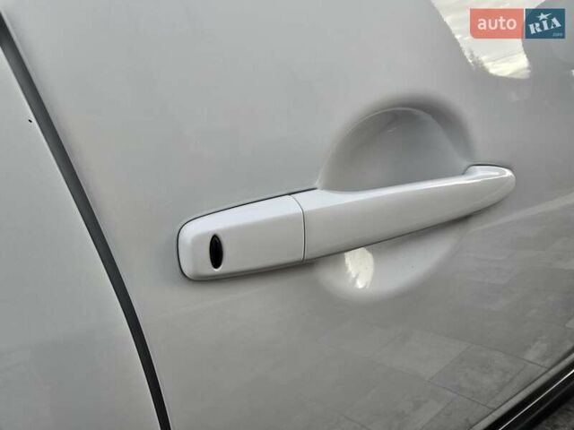 Білий Міцубісі Аутлендер, об'ємом двигуна 2.36 л та пробігом 178 тис. км за 10200 $, фото 54 на Automoto.ua
