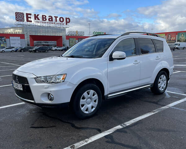Білий Міцубісі Аутлендер, об'ємом двигуна 2.18 л та пробігом 198 тис. км за 11500 $, фото 6 на Automoto.ua