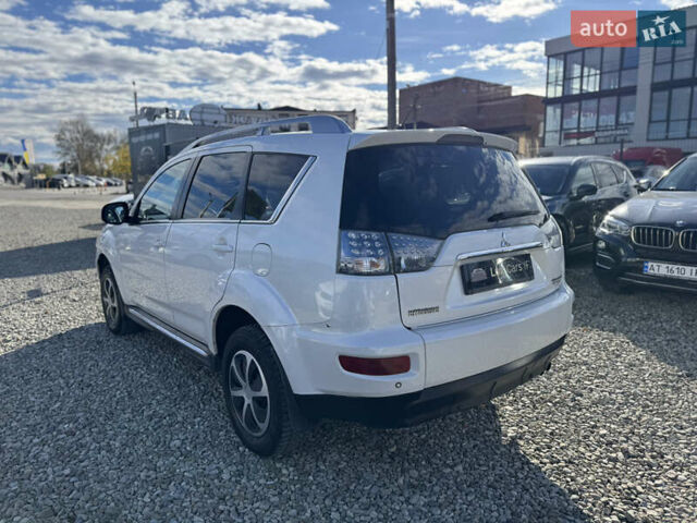 Белый Мицубиси Аутлендер, объемом двигателя 2.18 л и пробегом 271 тыс. км за 8700 $, фото 8 на Automoto.ua