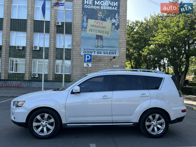 Белый Мицубиси Аутлендер, объемом двигателя 2.18 л и пробегом 223 тыс. км за 11999 $, фото 3 на Automoto.ua