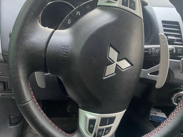 Білий Міцубісі Аутлендер, об'ємом двигуна 2.2 л та пробігом 260 тис. км за 11000 $, фото 19 на Automoto.ua