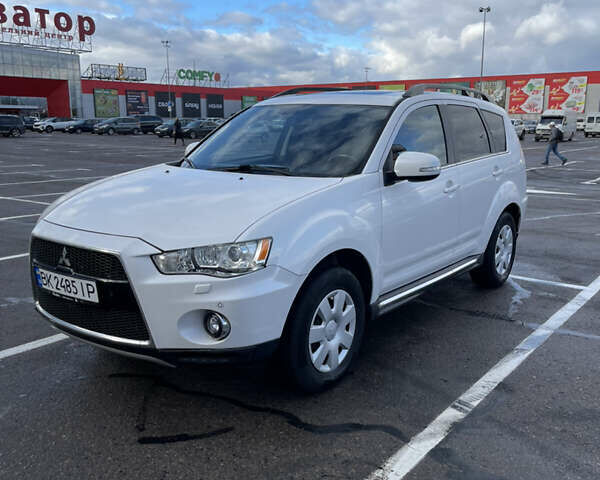 Білий Міцубісі Аутлендер, об'ємом двигуна 2.18 л та пробігом 198 тис. км за 11500 $, фото 7 на Automoto.ua