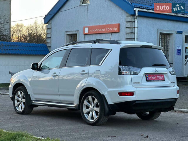 Білий Міцубісі Аутлендер, об'ємом двигуна 2.3 л та пробігом 160 тис. км за 10200 $, фото 2 на Automoto.ua