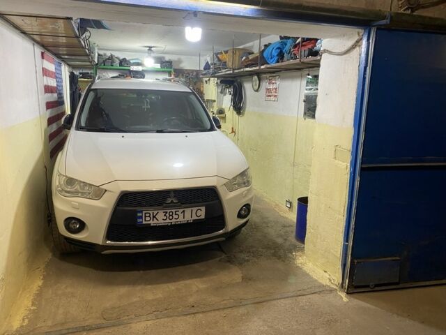 Білий Міцубісі Аутлендер, об'ємом двигуна 2.2 л та пробігом 260 тис. км за 11000 $, фото 22 на Automoto.ua