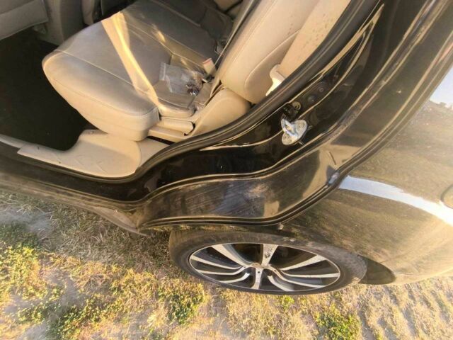 Белый Мицубиси Аутлендер, объемом двигателя 2 л и пробегом 170 тыс. км за 3744 $, фото 14 на Automoto.ua