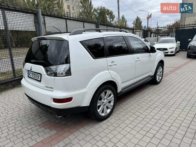 Белый Мицубиси Аутлендер, объемом двигателя 2.4 л и пробегом 212 тыс. км за 8999 $, фото 9 на Automoto.ua