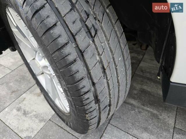 Білий Міцубісі Аутлендер, об'ємом двигуна 2.36 л та пробігом 178 тис. км за 10200 $, фото 64 на Automoto.ua