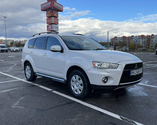 Білий Міцубісі Аутлендер, об'ємом двигуна 2.18 л та пробігом 198 тис. км за 11500 $, фото 2 на Automoto.ua