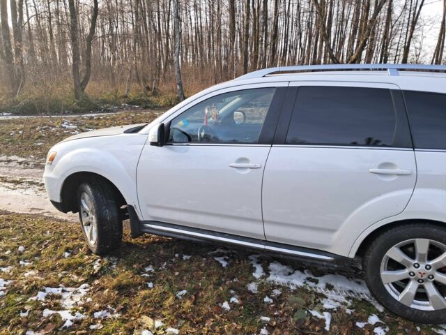 Білий Міцубісі Аутлендер, об'ємом двигуна 2 л та пробігом 270 тис. км за 10850 $, фото 9 на Automoto.ua