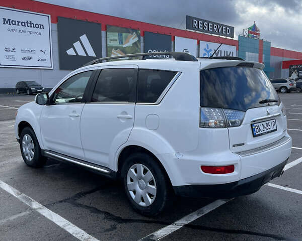 Білий Міцубісі Аутлендер, об'ємом двигуна 2.18 л та пробігом 198 тис. км за 11500 $, фото 5 на Automoto.ua
