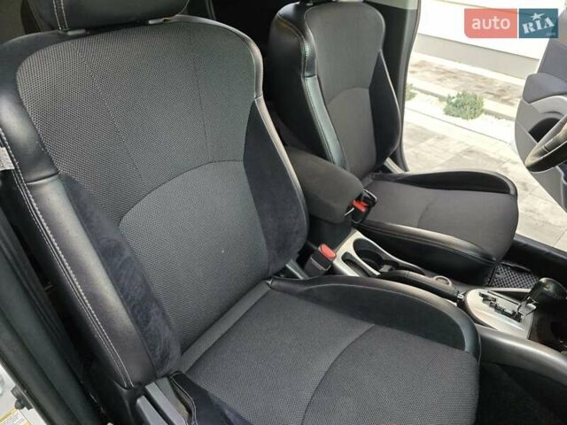 Білий Міцубісі Аутлендер, об'ємом двигуна 2.36 л та пробігом 178 тис. км за 10200 $, фото 28 на Automoto.ua