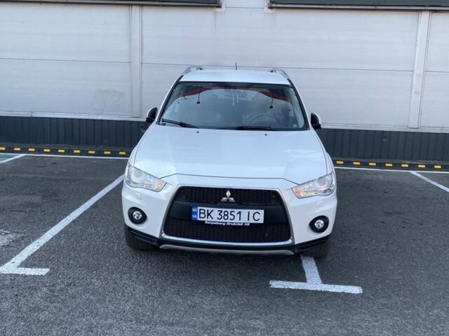 Білий Міцубісі Аутлендер, об'ємом двигуна 2.2 л та пробігом 260 тис. км за 11000 $, фото 20 на Automoto.ua