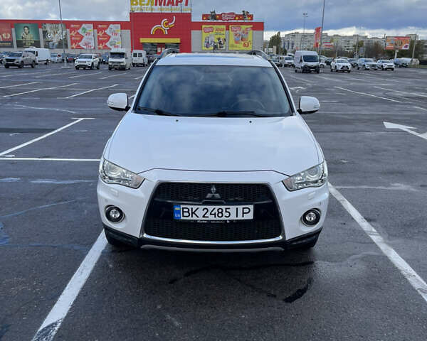 Білий Міцубісі Аутлендер, об'ємом двигуна 2.18 л та пробігом 198 тис. км за 11500 $, фото 1 на Automoto.ua