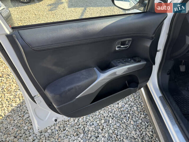 Белый Мицубиси Аутлендер, объемом двигателя 2.18 л и пробегом 271 тыс. км за 8700 $, фото 13 на Automoto.ua