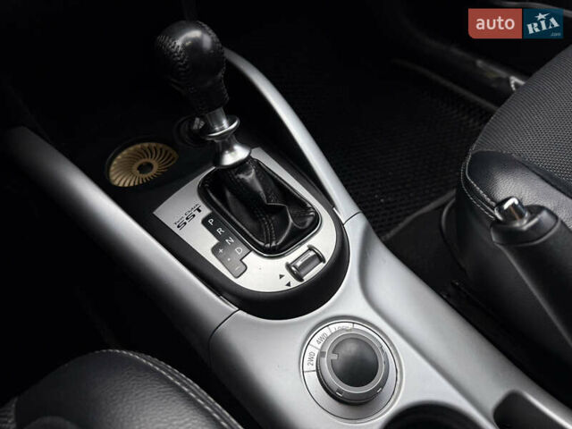 Белый Мицубиси Аутлендер, объемом двигателя 2.18 л и пробегом 227 тыс. км за 9999 $, фото 11 на Automoto.ua