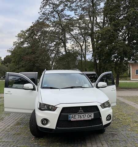 Белый Мицубиси Аутлендер, объемом двигателя 2 л и пробегом 172 тыс. км за 10999 $, фото 9 на Automoto.ua