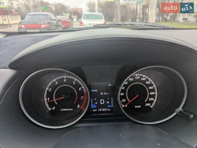 Белый Мицубиси Аутлендер, объемом двигателя 2.35 л и пробегом 192 тыс. км за 9300 $, фото 13 на Automoto.ua