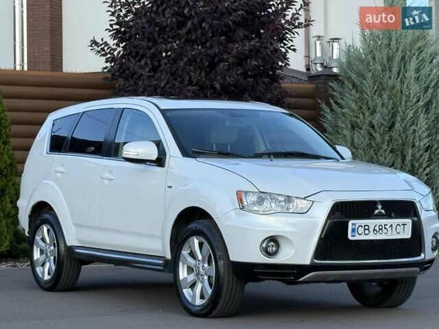 Белый Мицубиси Аутлендер, объемом двигателя 3 л и пробегом 269 тыс. км за 10500 $, фото 15 на Automoto.ua