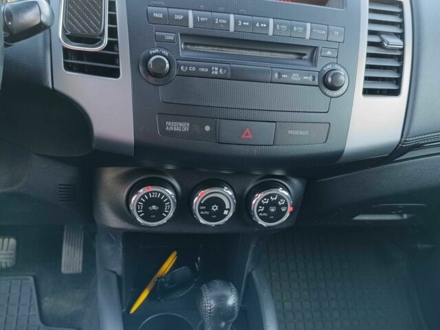 Белый Мицубиси Аутлендер, объемом двигателя 2.2 л и пробегом 232 тыс. км за 11100 $, фото 18 на Automoto.ua