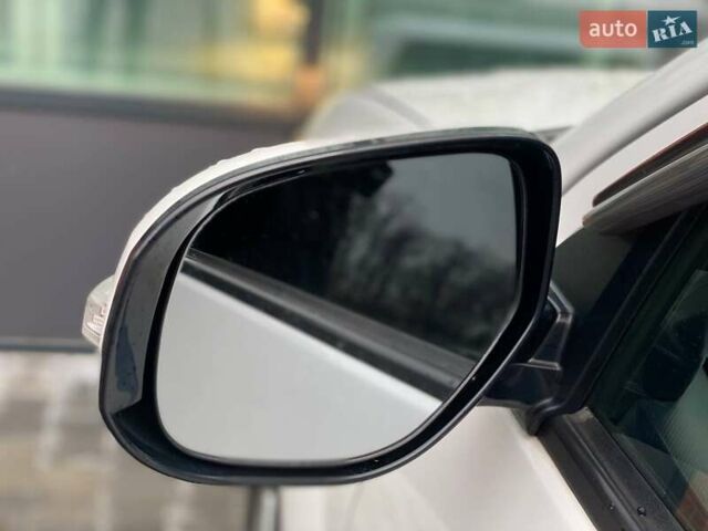 Білий Міцубісі Аутлендер, об'ємом двигуна 2 л та пробігом 248 тис. км за 10490 $, фото 15 на Automoto.ua