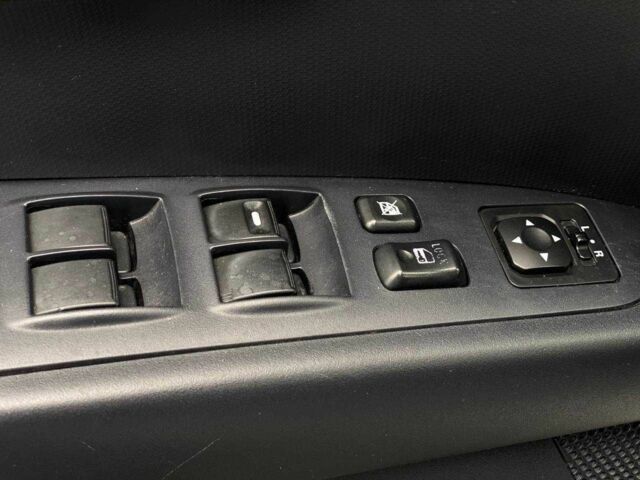 Белый Мицубиси Аутлендер, объемом двигателя 2 л и пробегом 248 тыс. км за 10490 $, фото 13 на Automoto.ua