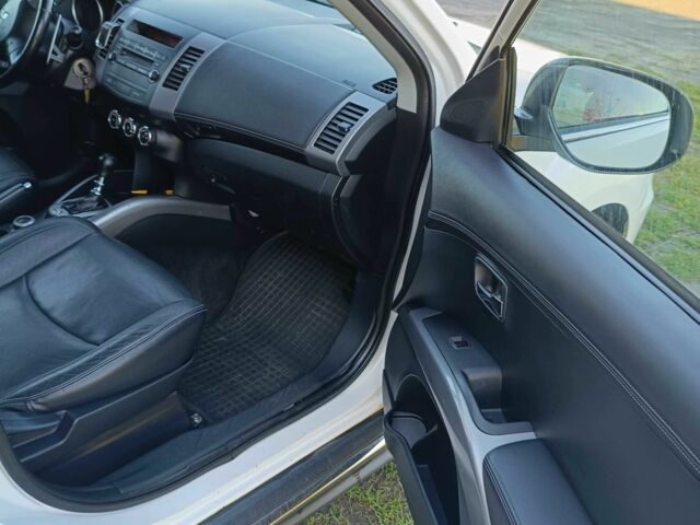 Белый Мицубиси Аутлендер, объемом двигателя 2.2 л и пробегом 232 тыс. км за 11100 $, фото 22 на Automoto.ua