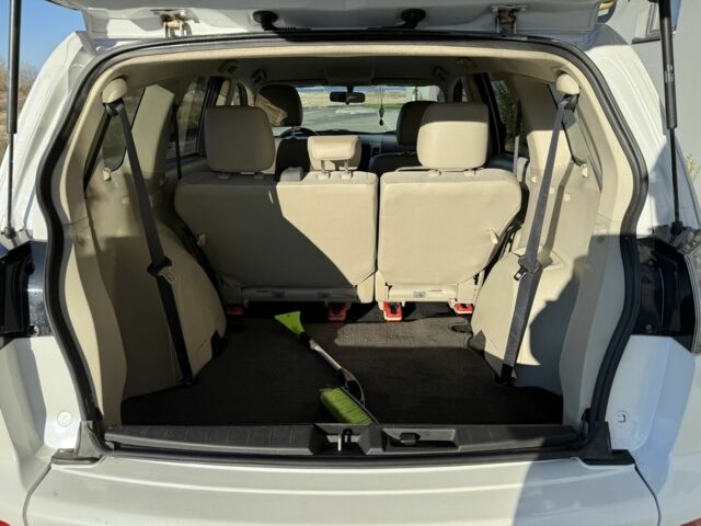 Белый Мицубиси Аутлендер, объемом двигателя 2.4 л и пробегом 223 тыс. км за 10500 $, фото 3 на Automoto.ua