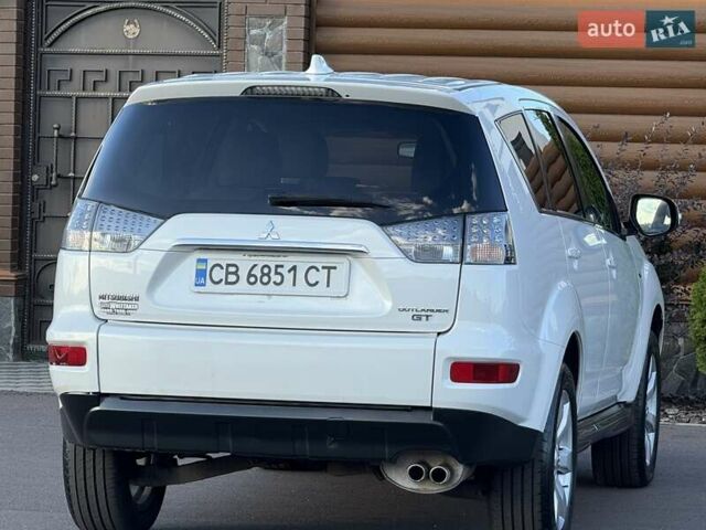 Белый Мицубиси Аутлендер, объемом двигателя 3 л и пробегом 269 тыс. км за 10500 $, фото 28 на Automoto.ua
