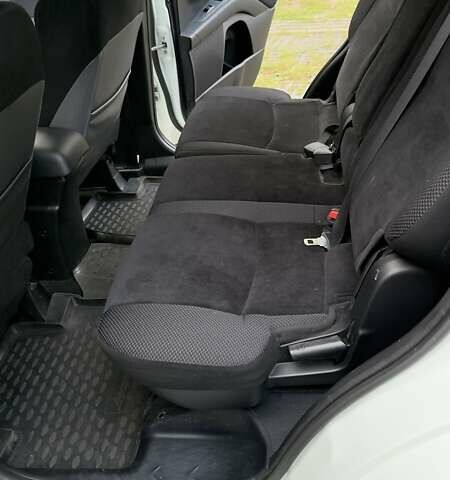 Белый Мицубиси Аутлендер, объемом двигателя 2 л и пробегом 172 тыс. км за 10999 $, фото 25 на Automoto.ua