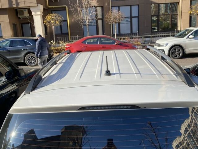 Белый Мицубиси Аутлендер, объемом двигателя 2.4 л и пробегом 154 тыс. км за 12500 $, фото 6 на Automoto.ua