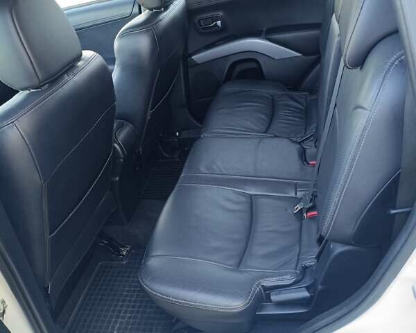 Белый Мицубиси Аутлендер, объемом двигателя 2.2 л и пробегом 232 тыс. км за 10950 $, фото 21 на Automoto.ua