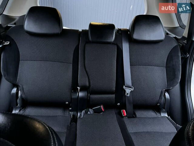 Белый Мицубиси Аутлендер, объемом двигателя 2.3 л и пробегом 161 тыс. км за 11150 $, фото 31 на Automoto.ua