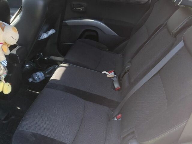 Білий Міцубісі Аутлендер, об'ємом двигуна 2.3 л та пробігом 286 тис. км за 12000 $, фото 8 на Automoto.ua