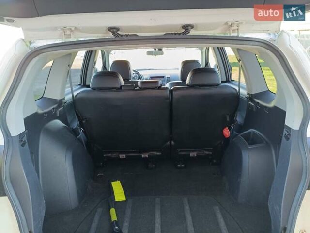 Белый Мицубиси Аутлендер, объемом двигателя 2.2 л и пробегом 232 тыс. км за 10950 $, фото 26 на Automoto.ua