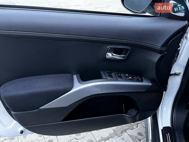 Белый Мицубиси Аутлендер, объемом двигателя 2.3 л и пробегом 161 тыс. км за 11150 $, фото 22 на Automoto.ua