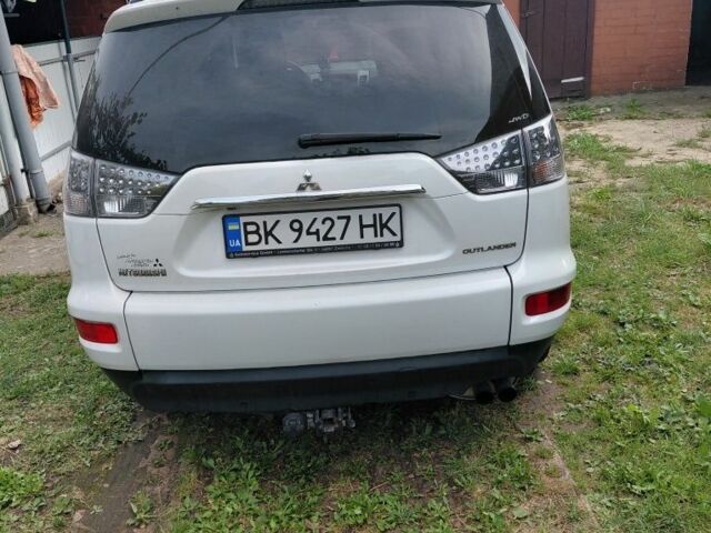 Білий Міцубісі Аутлендер, об'ємом двигуна 2.3 л та пробігом 286 тис. км за 12000 $, фото 3 на Automoto.ua