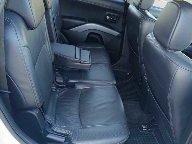 Белый Мицубиси Аутлендер, объемом двигателя 2.2 л и пробегом 232 тыс. км за 11100 $, фото 6 на Automoto.ua