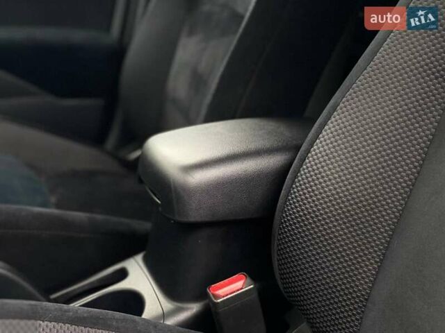 Білий Міцубісі Аутлендер, об'ємом двигуна 2 л та пробігом 248 тис. км за 10490 $, фото 36 на Automoto.ua