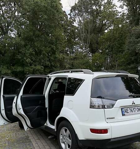 Белый Мицубиси Аутлендер, объемом двигателя 2 л и пробегом 172 тыс. км за 10999 $, фото 11 на Automoto.ua