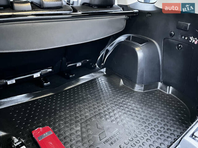 Белый Мицубиси Аутлендер, объемом двигателя 2.3 л и пробегом 161 тыс. км за 11150 $, фото 37 на Automoto.ua