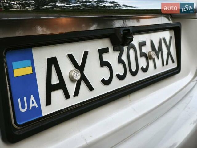 Белый Мицубиси Аутлендер, объемом двигателя 2.4 л и пробегом 190 тыс. км за 12000 $, фото 11 на Automoto.ua
