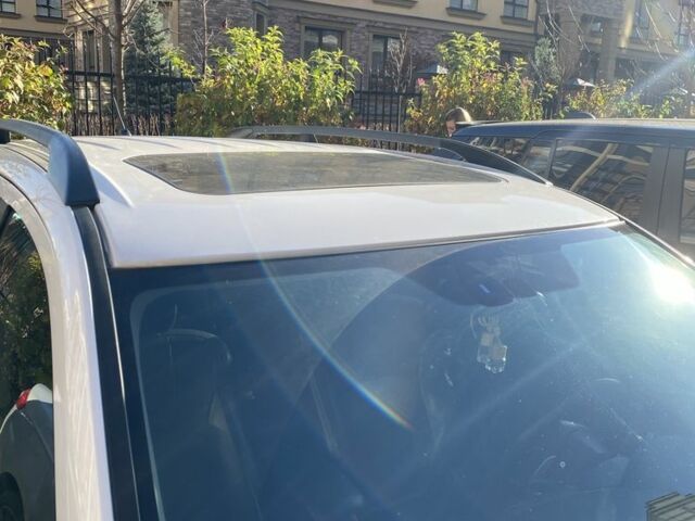 Белый Мицубиси Аутлендер, объемом двигателя 2.4 л и пробегом 154 тыс. км за 12500 $, фото 7 на Automoto.ua