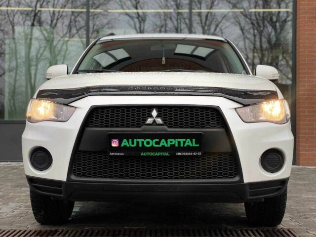 Белый Мицубиси Аутлендер, объемом двигателя 2 л и пробегом 248 тыс. км за 10490 $, фото 2 на Automoto.ua