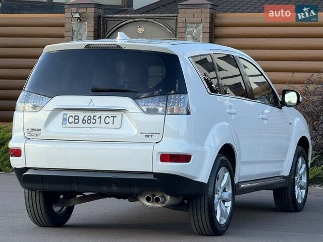 Белый Мицубиси Аутлендер, объемом двигателя 3 л и пробегом 269 тыс. км за 10500 $, фото 31 на Automoto.ua