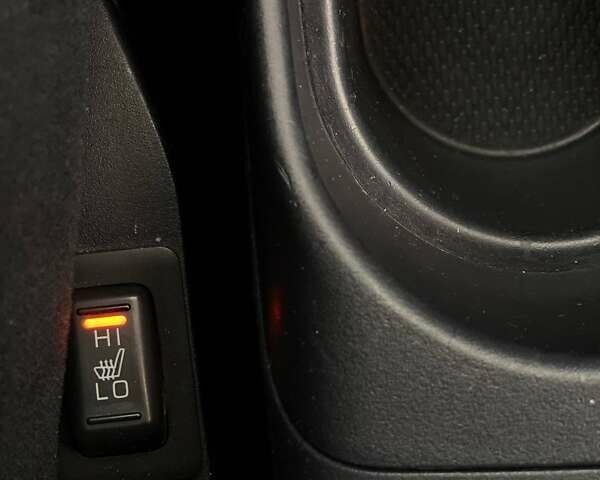 Білий Міцубісі Аутлендер, об'ємом двигуна 2 л та пробігом 248 тис. км за 10490 $, фото 37 на Automoto.ua