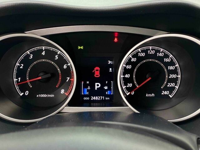 Белый Мицубиси Аутлендер, объемом двигателя 2 л и пробегом 248 тыс. км за 10490 $, фото 16 на Automoto.ua