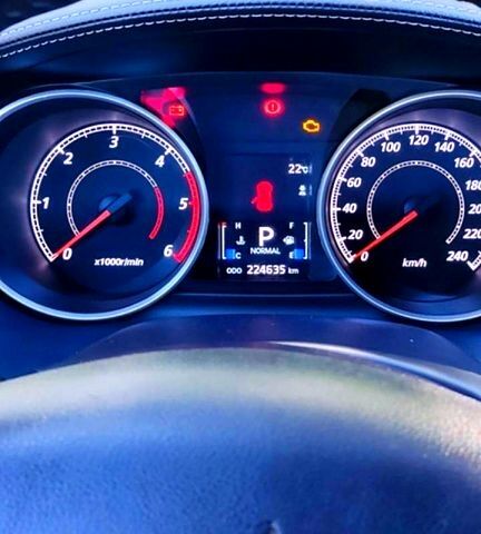 Белый Мицубиси Аутлендер, объемом двигателя 22 л и пробегом 225 тыс. км за 11000 $, фото 1 на Automoto.ua