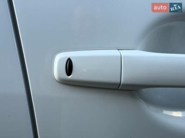 Белый Мицубиси Аутлендер, объемом двигателя 3 л и пробегом 269 тыс. км за 10500 $, фото 60 на Automoto.ua